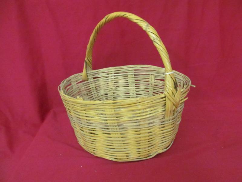 lot 35 image: vintage woven basket
