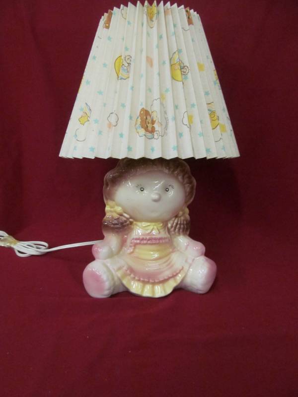 lot 41 image: vintage ceramic doll lamp