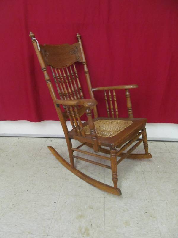 lot 59 image: oak rocker