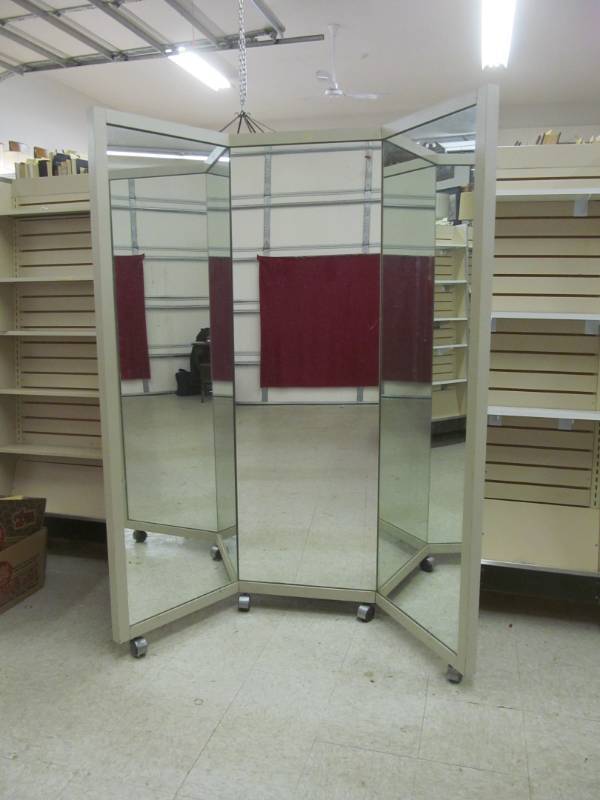 lot 63 image: commercial 3 sided dressing mirror