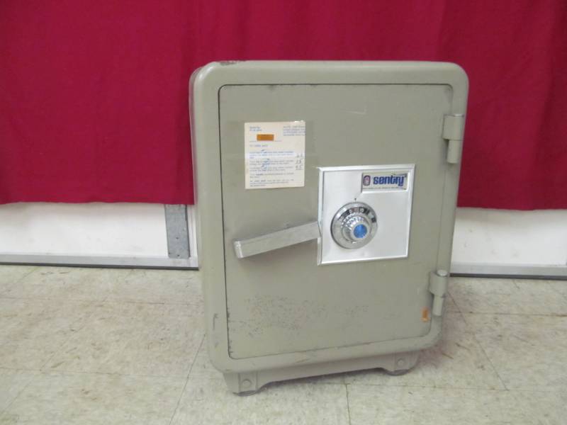 lot 64 image: Sentry safe