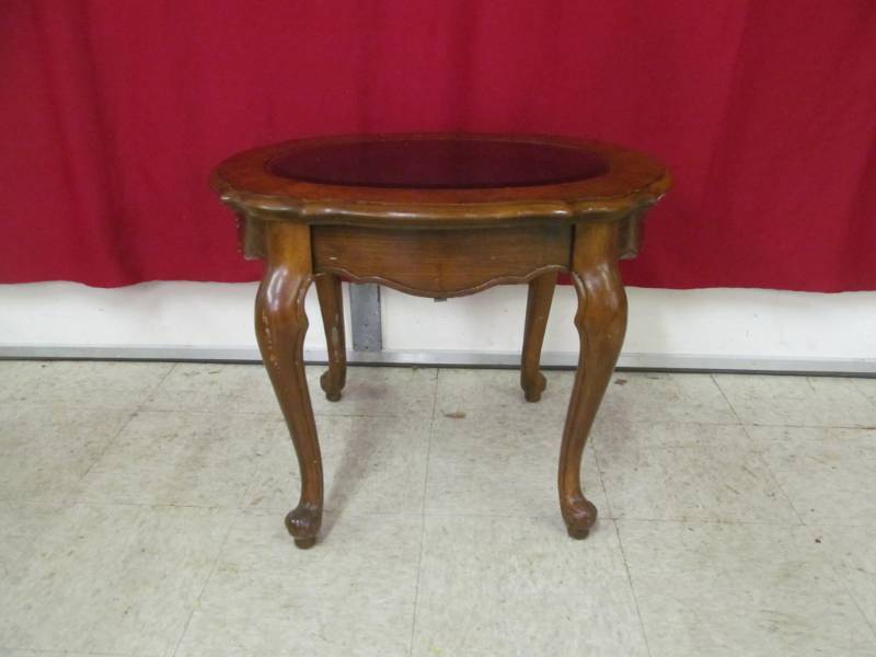 lot 67 image: end table
