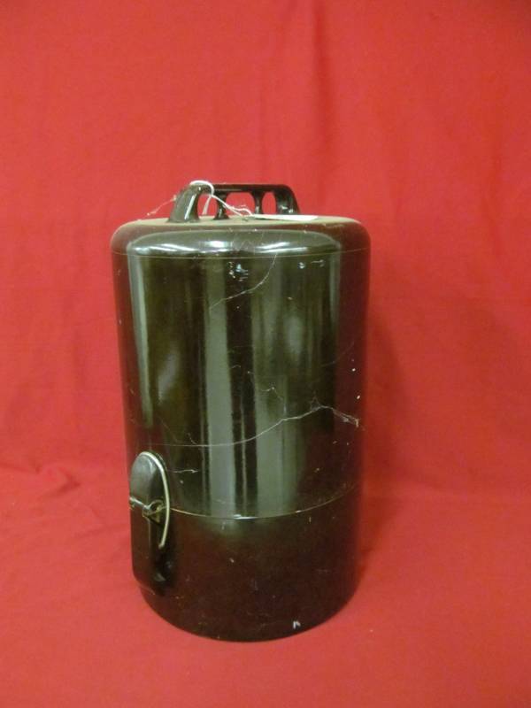 lot 75 image: Vintage The Dev.