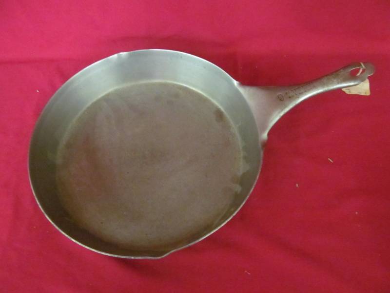 lot 79 image: Avery Frying Skillet
