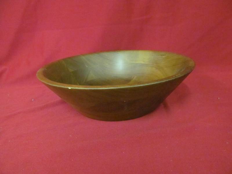 lot 99 image: wood serving bowl