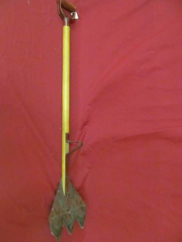 lot 103 image: Hay stack hay cutter