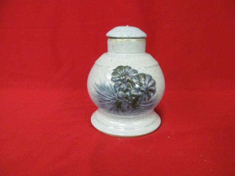 lot 144 image: Dekrek original pottery