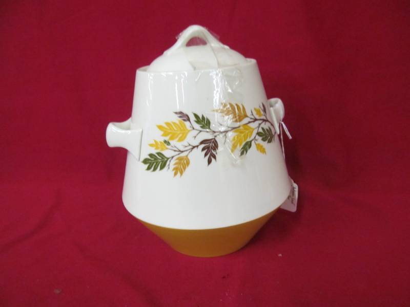 lot 155 image: Hall cookie jar