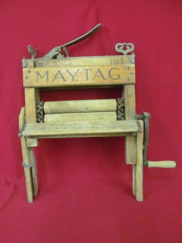 lot 169 image: vintage Maytag wringer