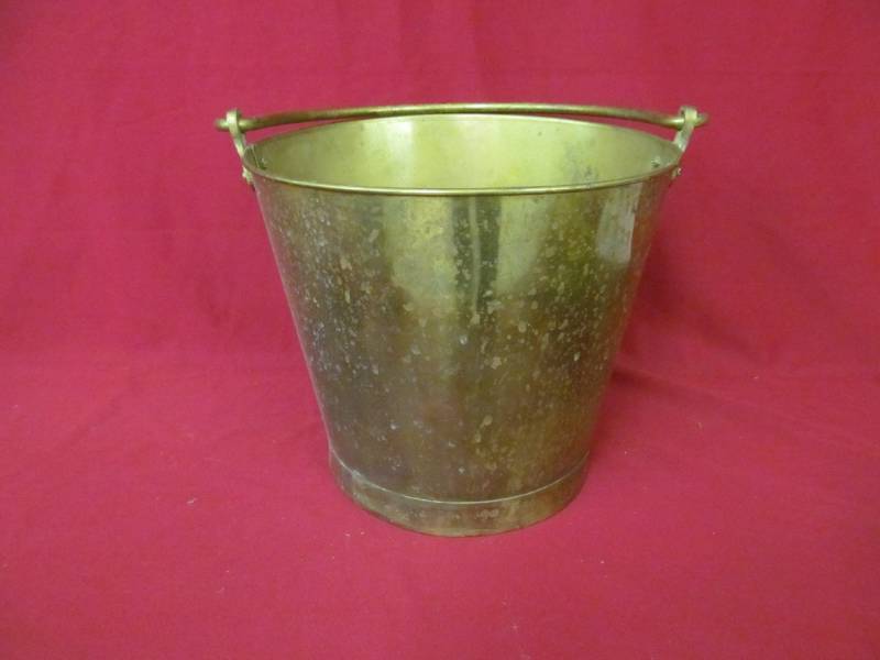 lot 171 image: vintage brass bucket