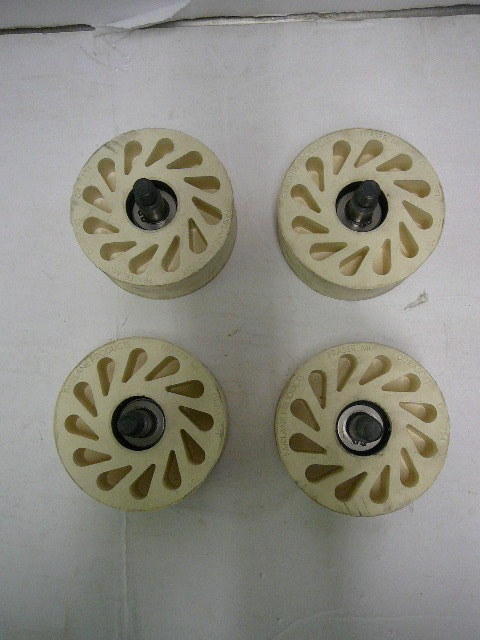 lot 18 image: Fairlane Rubber Rollers
