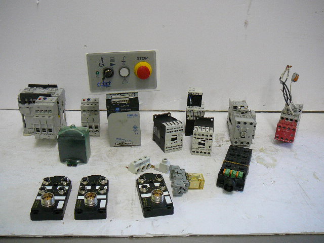 lot 118 image: Electronic Parts