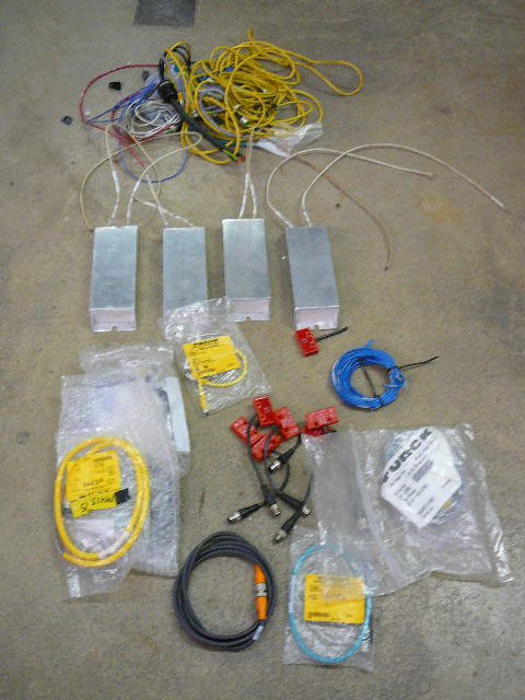 lot 127 image: Lots of Cable