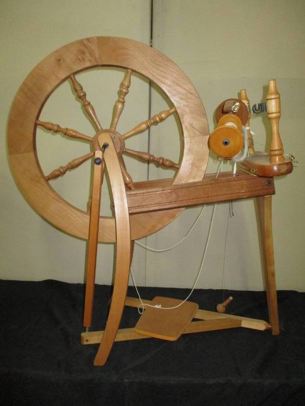Spinning Wheel Ashford New Zealand, this is in GREAT CONDITION and the lady used it