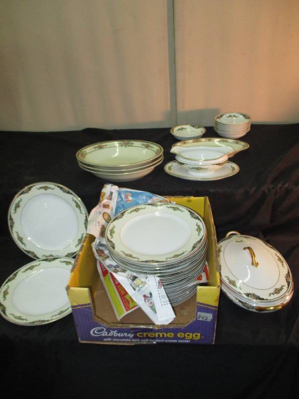 Noritake Dishes Set Fordyce a few are drown Lion Ivery