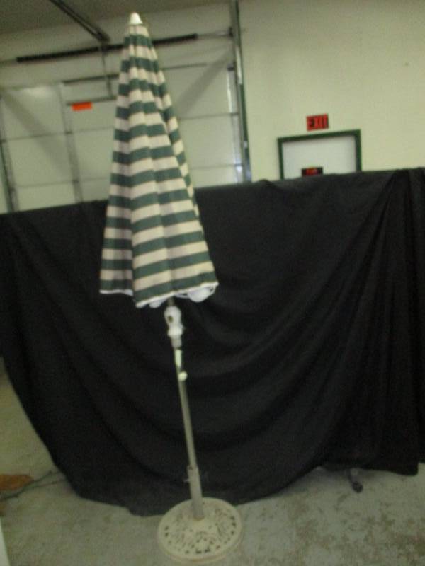 Unbrella and heavy duty metal Stand
