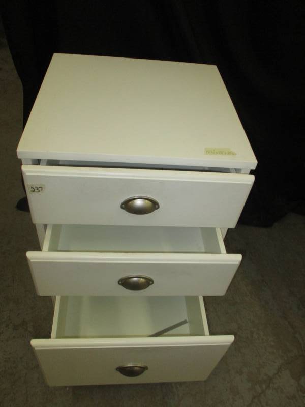 3 Drawer Bedside Stand