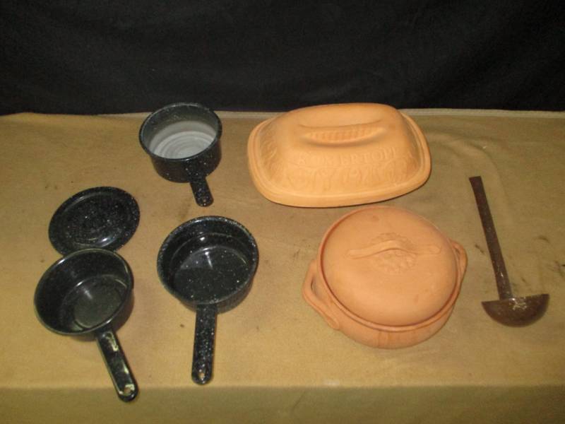 Romertope Ceramic Cookware and small enamel pots