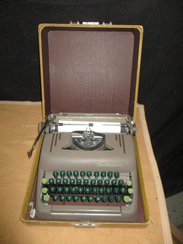 Like new Smith Corona Typewriter