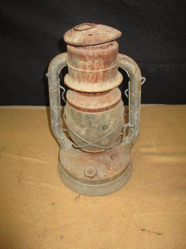 Antique No 2 O-Lite Lanter Dietz Globe and Dietz Lantern