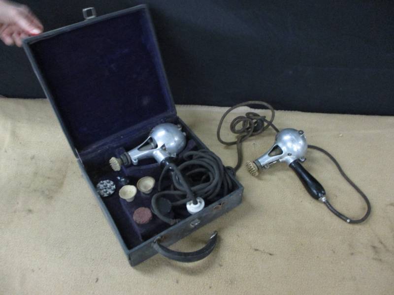 Shelton Deluxe Wayne Vibrators may need new chords with extra attachments