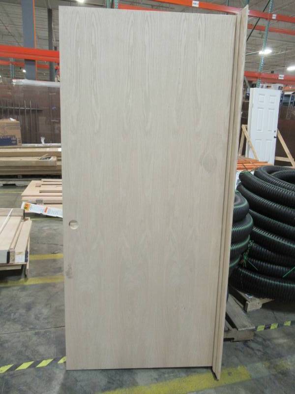 lot 7 image: Reliabilt Oak Hollow Core Door, Right Handed Inswing. 687695, 36