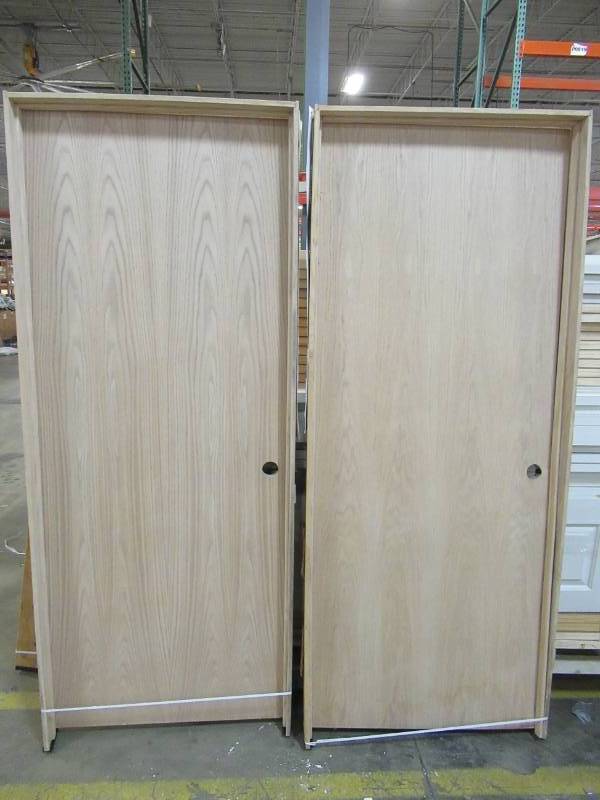 lot 17 image: 2 ReliaBilt Prehung Hollow Core Flush Oak LH Interior Door (Common 32-in x 80-in Actual 33.5-in x 81.5-in). 687694