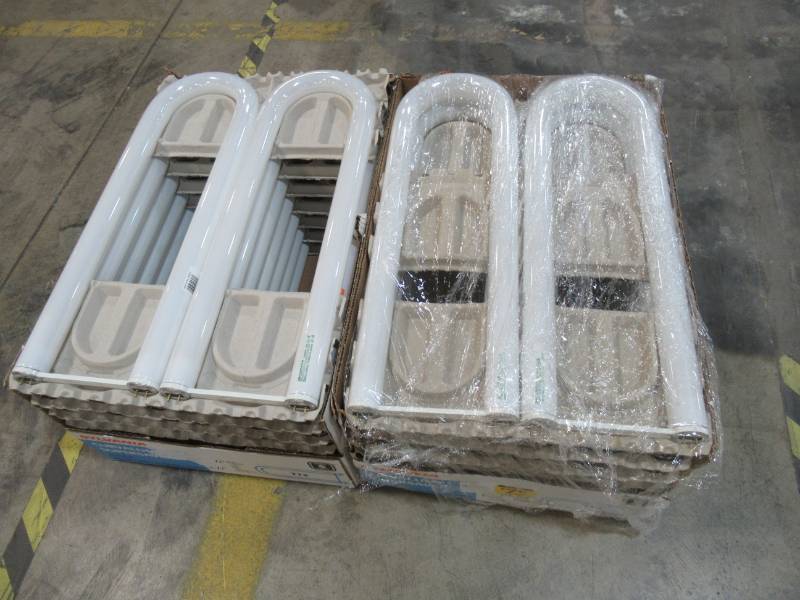 lot 61 image: 2 Cases of SYLVANIA 34-Watt 3500K Bright White Ubend Fluorescent Tube Light Bulb 22 12 X 1 12 Dia.