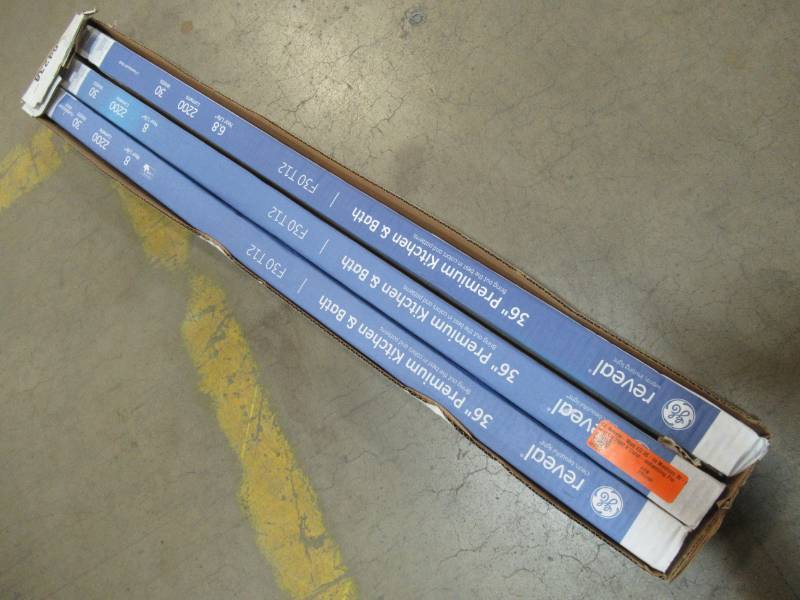 lot 126 image: 3 GE Reveal-Watt EQ 36 X 1 12 30w Medium Bi-pin (T12) 2600 K Color-enhancing Fluorescent Light Bulb 64238