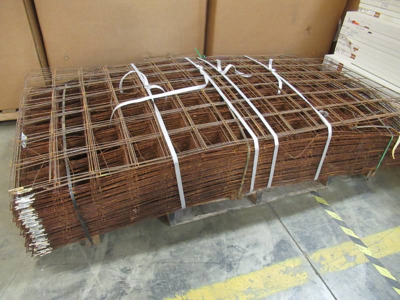 lot 136 image: Pallet of WMC Steel Remesh Sheet (Common 3.5-ft x 7-ft Actual 3.5-ft x 6.98-ft) 737624