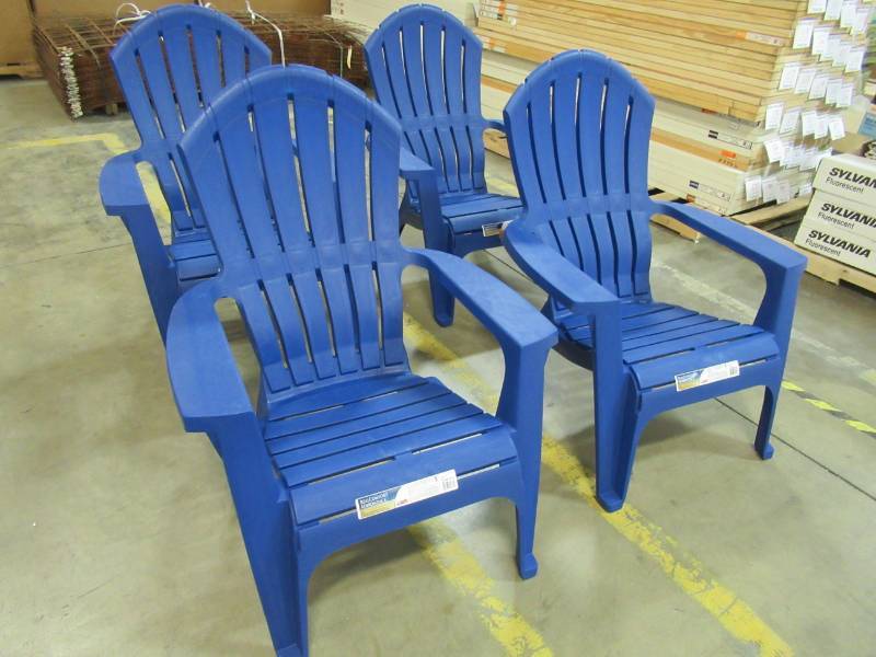 lot 137 image: 4 RealComfort Resin Stackable Adirondack Chair - Blue. 922552
