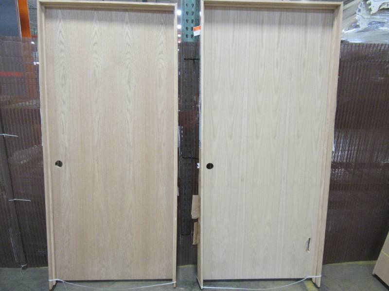 lot 160 image: ReliaBilt Prehung Hollow Core Flush RH Oak Interior Door (Common 36-in x 80-in) 687695
