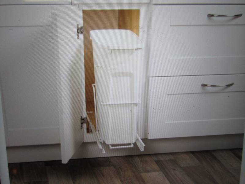 14.37 x 16 x 17.43 20 quart In C...