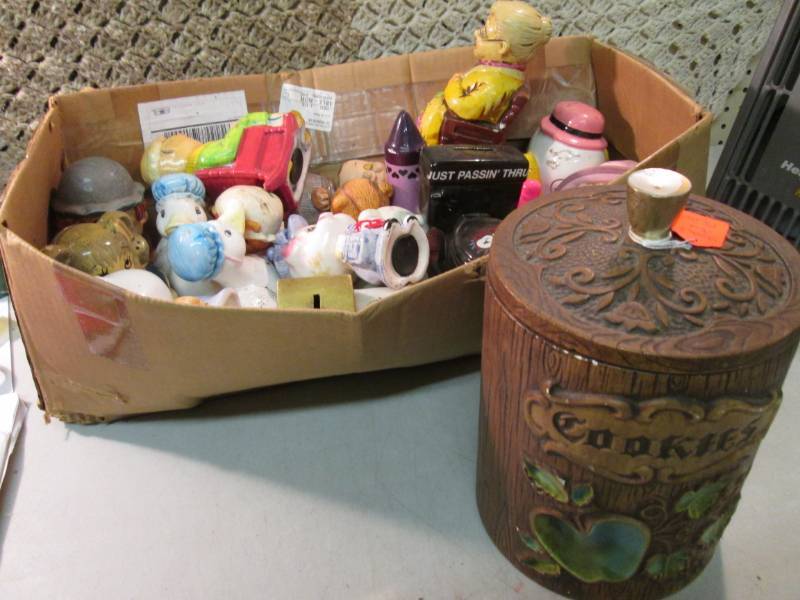 Lot of Vintage Ceramic Cookie Jar, ...