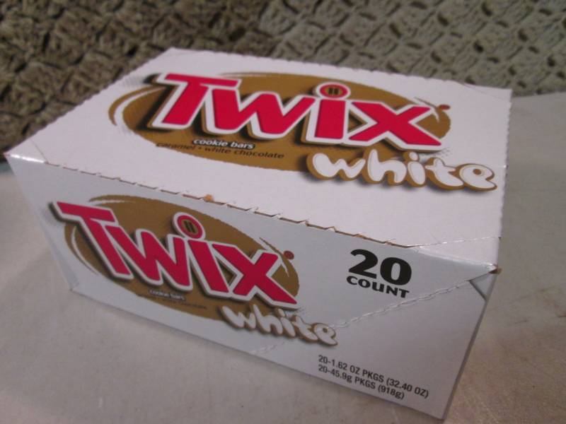 Box of 20 Twix White Cookie Bars Be...