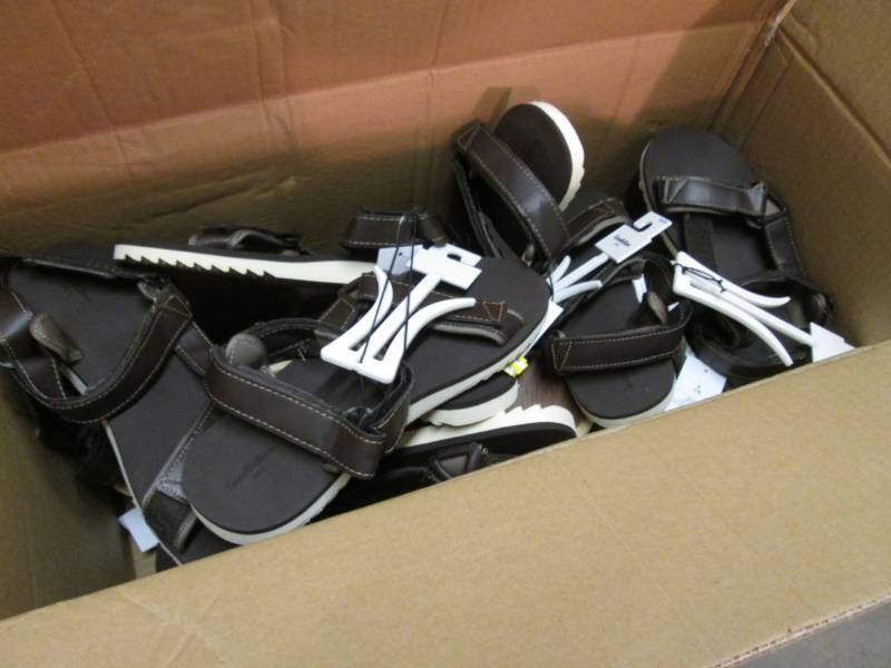 10 Pairs of Sandles Various Sizes N...