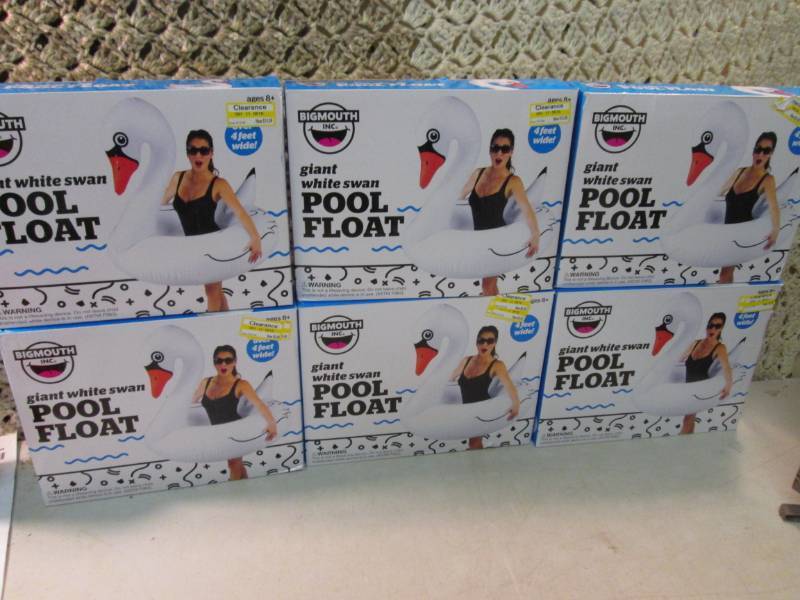 Lot of 6 Adult Size Giant White Swa...