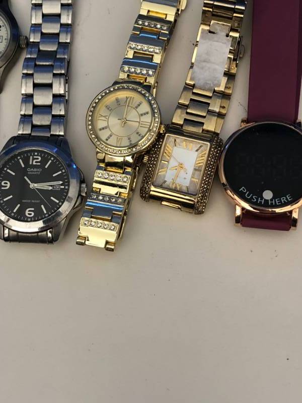lot 20 image: LOT OF 14 NICE LOOKING MENS AND WOMENS WATCHES TIMEX CASIO SWATCH FOSSIL