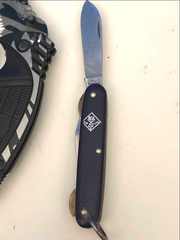 lot 4 image: LOT OF 7 POCKET KNIVES CAMILLUS BUCK KNIVES
