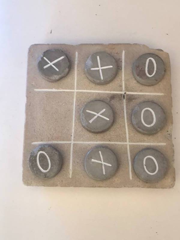 lot 16 image: Super Fun Plus Artistic Stone Tic Tac Toe Set - Great Condition