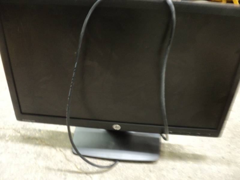 21 HP Pro Display P221...