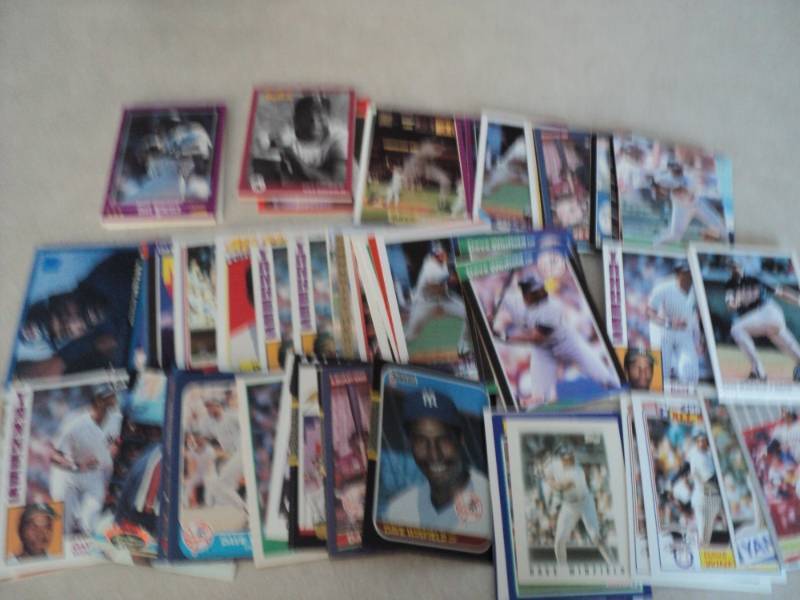 100 Dave Winfield Cards...