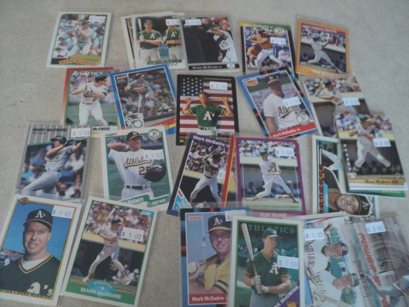 30 Mark McGwire Cards...