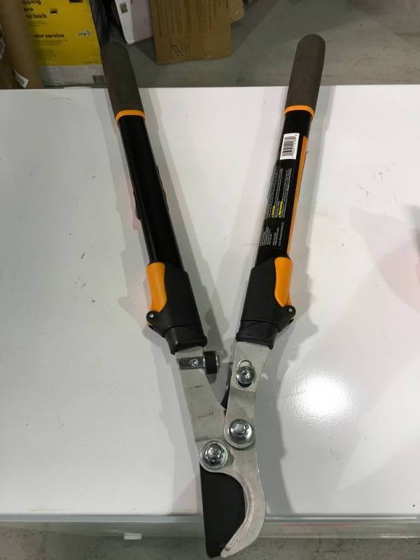 lot 16 image: Fiskars 25 in. - 37 in. Telescoping Bypass Lopper