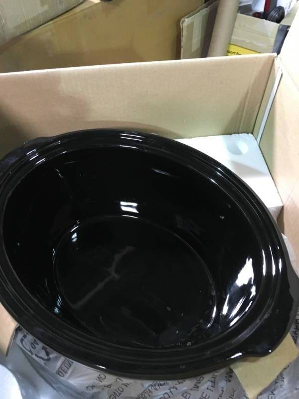 lot 44 image: BLACKDECKER 7 Qt. Digital and Programmable Slow Cooker with Locking Lid in Stainless Steel not used