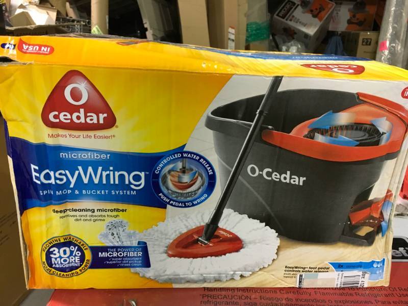 lot 48 image: O-Cedar Easy Wring Spin Mop not used