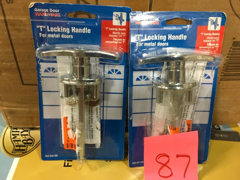 lot 87 image: Prime-Line T Locking Handle, Keyed Lock, For Metal Doors not used