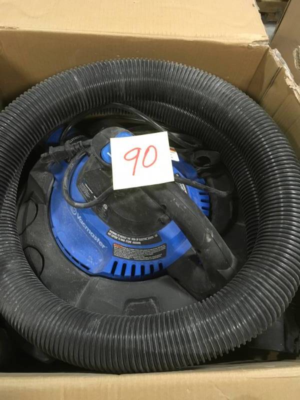 lot 90 image: Vacmaster 12-gal. WetDry Vacuum with Detachable Blower USED in working condition