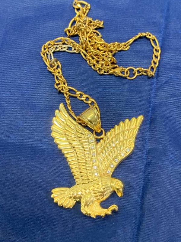 lot 22 image: Mens Eagle Necklace