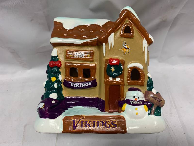 lot 41 image: Minnesota Vikings Christmas Ceramic House